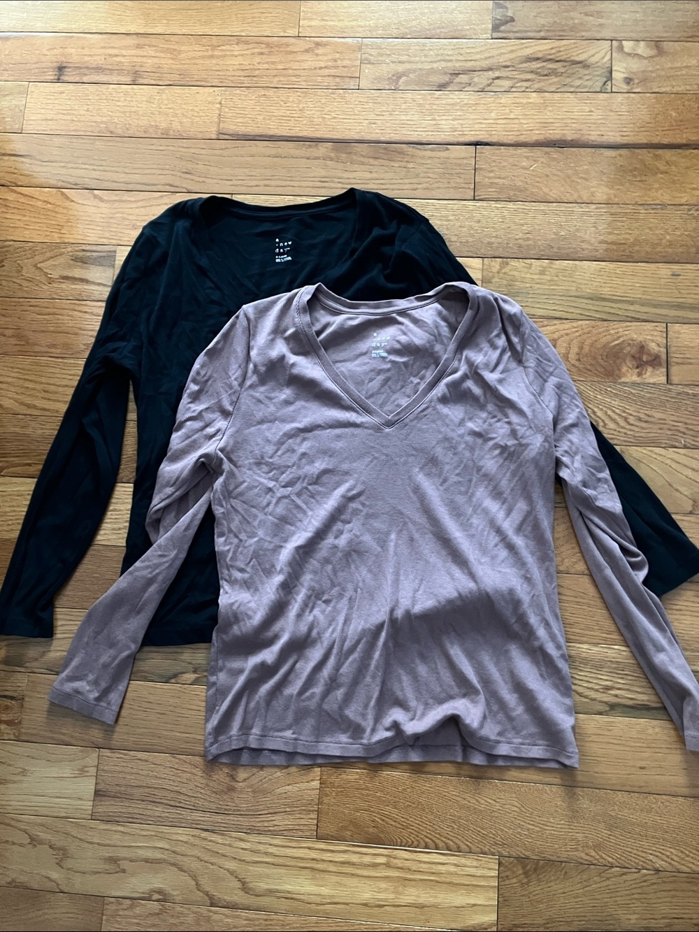 Bundle of 2 A New Day Women’s Black & Tan V-Neck Long Sleeve Ribbed T-Shirts XL